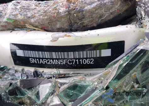 2015 Nissan Pathfinder Platinum z USA, uszkodzony, nr VIN 5N1AR2MN5FC711062